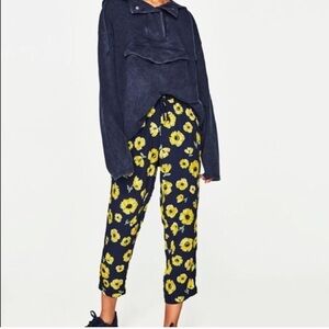 Zara Navy & Yellow Sunflower Cropped Pants